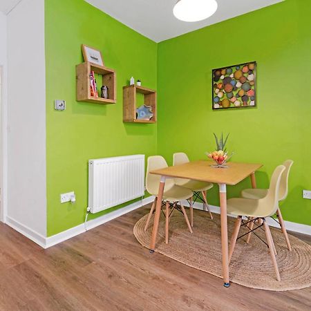 Cheerful Stays: Spacious Flat In Vibrant Leith Édimbourg Extérieur photo