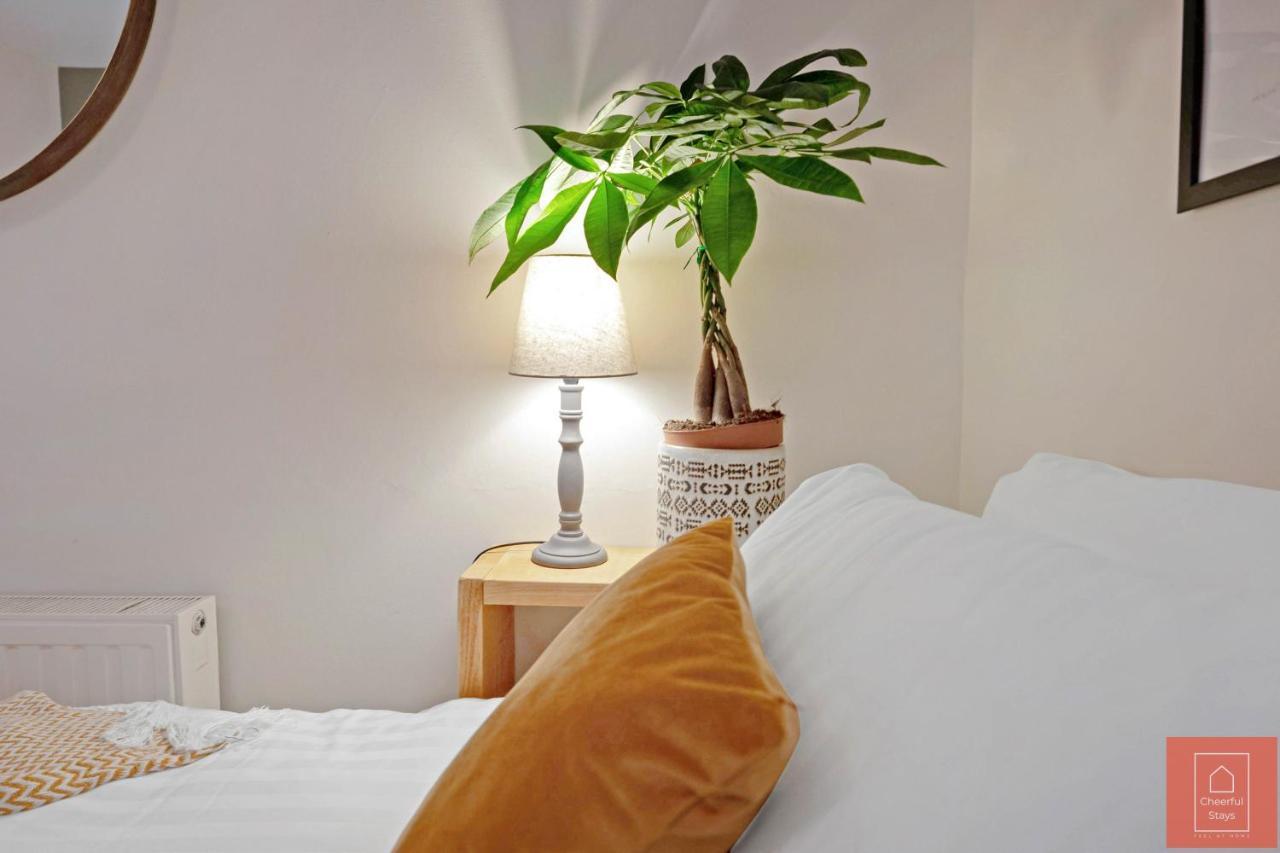 Cheerful Stays: Spacious Flat In Vibrant Leith Édimbourg Extérieur photo