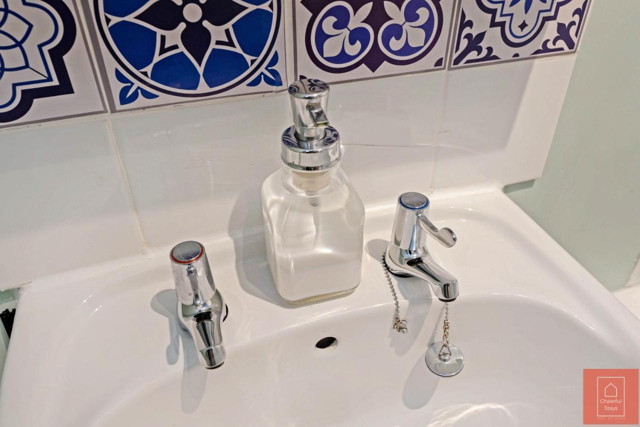 Cheerful Stays: Spacious Flat In Vibrant Leith Édimbourg Extérieur photo