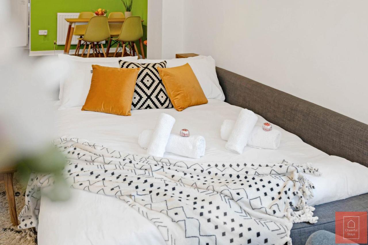 Cheerful Stays: Spacious Flat In Vibrant Leith Édimbourg Extérieur photo