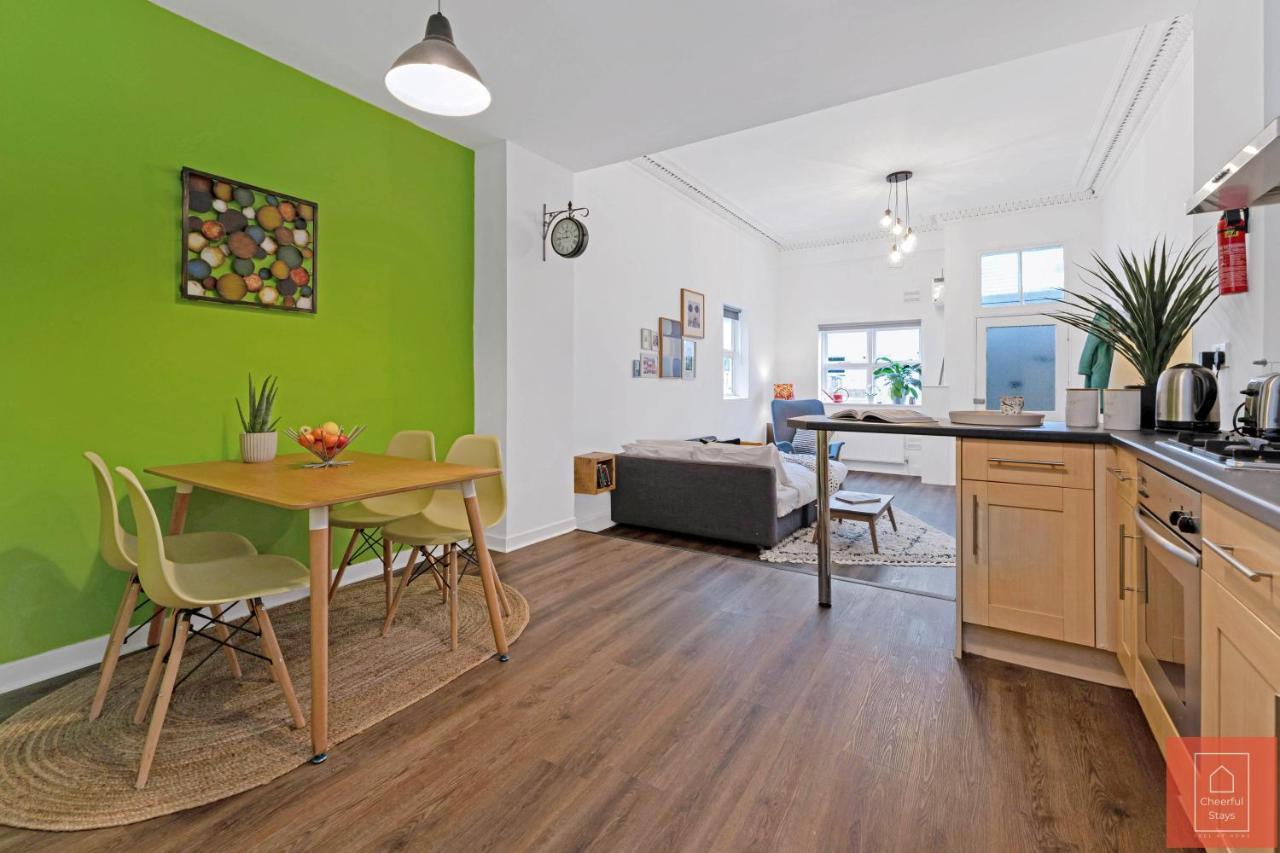 Cheerful Stays: Spacious Flat In Vibrant Leith Édimbourg Extérieur photo