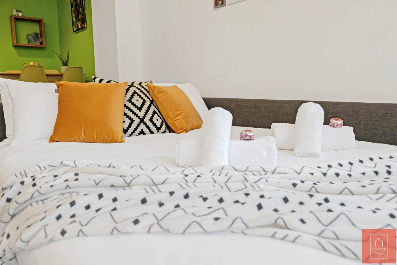 Cheerful Stays: Spacious Flat In Vibrant Leith Édimbourg Extérieur photo