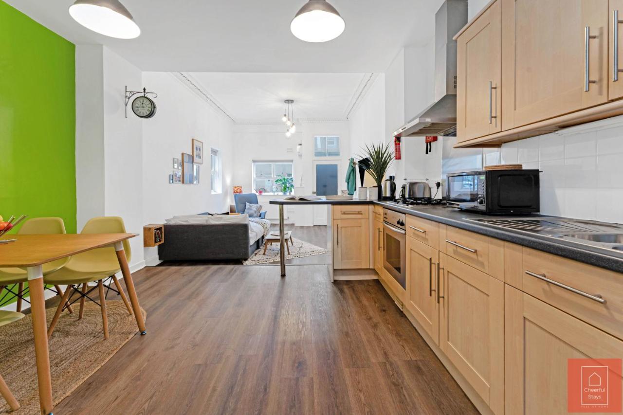 Cheerful Stays: Spacious Flat In Vibrant Leith Édimbourg Extérieur photo
