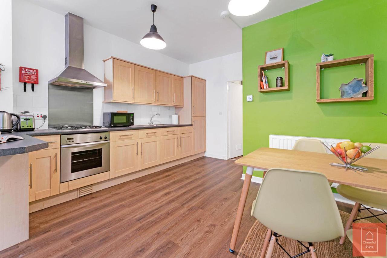 Cheerful Stays: Spacious Flat In Vibrant Leith Édimbourg Extérieur photo