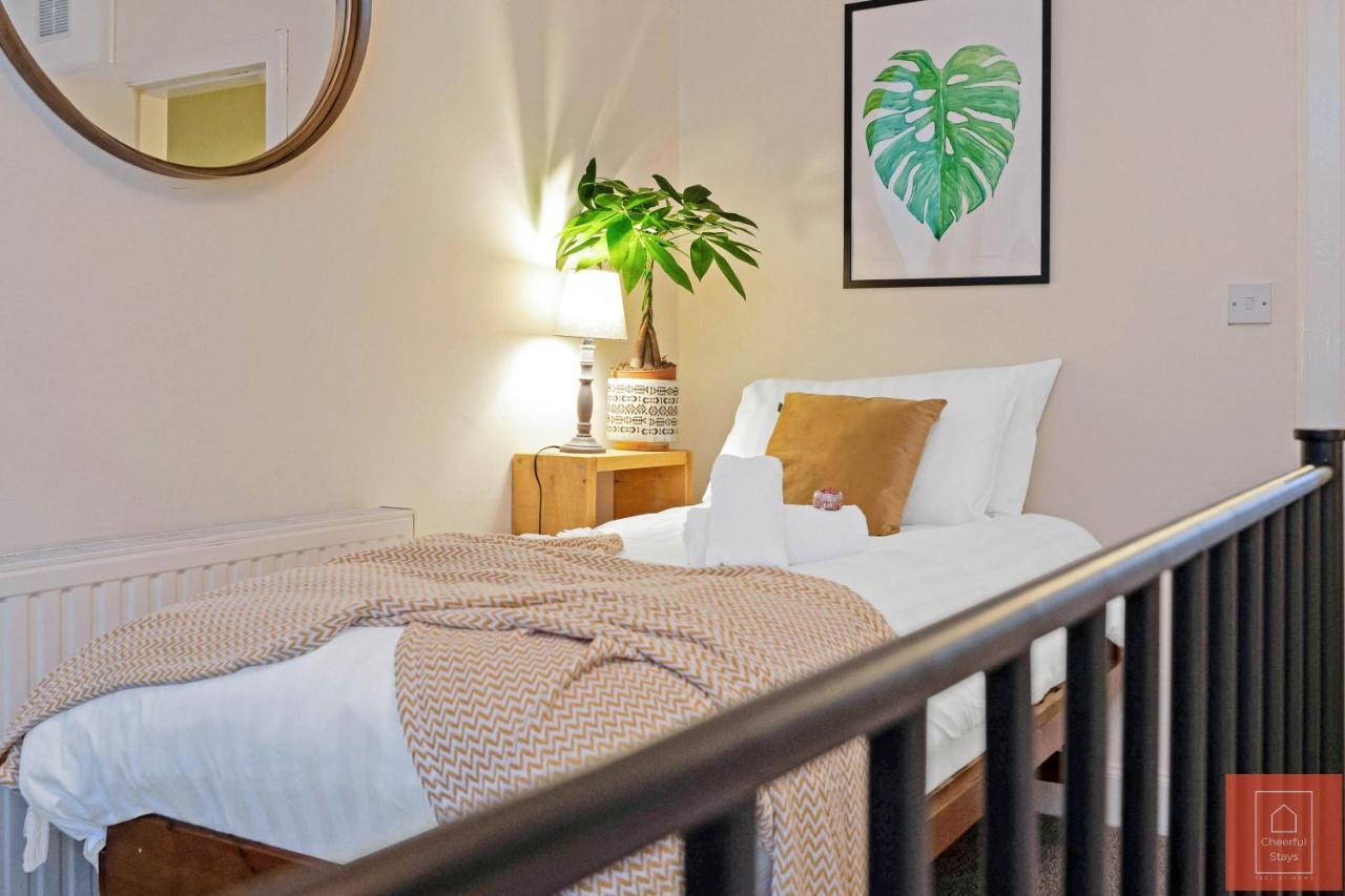 Cheerful Stays: Spacious Flat In Vibrant Leith Édimbourg Extérieur photo